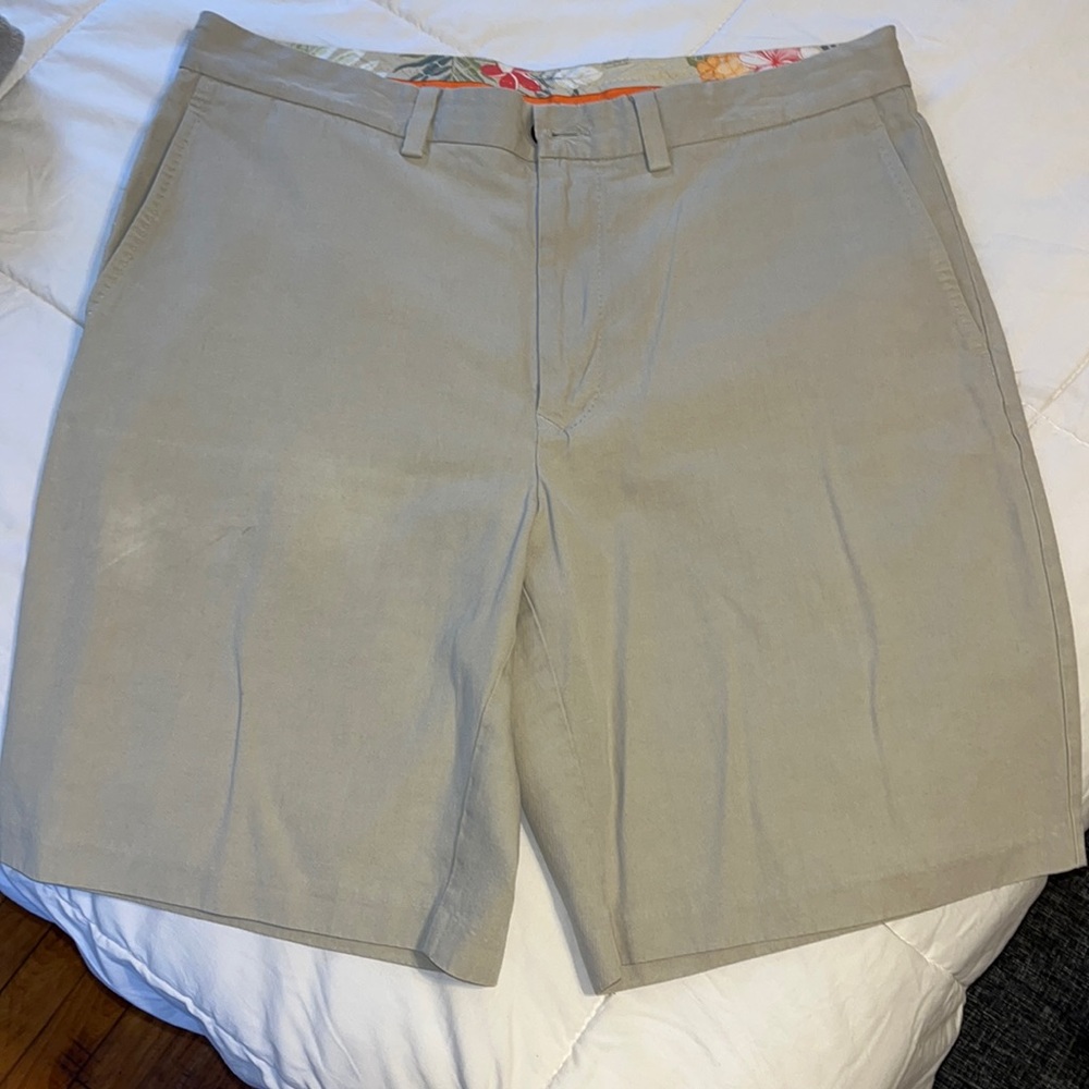 Men’s Tommy Bahama dress shorts